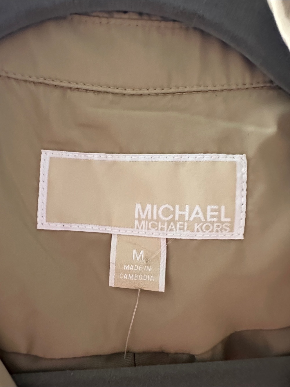 Lightweight Michael Kors Tan Trench Coat with Belt. Fully lined and NWT! - Picture 2 of 9